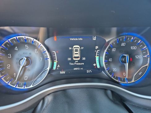 Certified 2024 Chrysler Pacifica Touring-L image 41