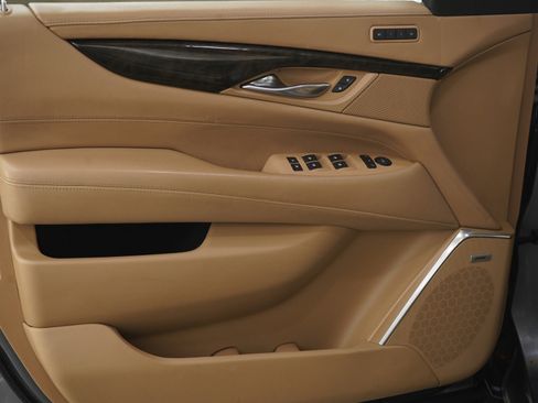 Used 2019 Cadillac Escalade Platinum AWD/4WD image 24