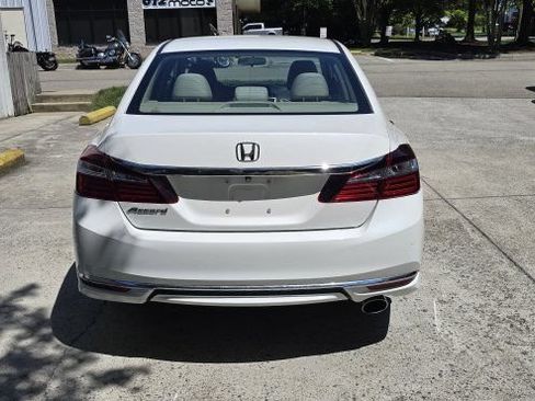 Used 2016 Honda Accord LX image 4
