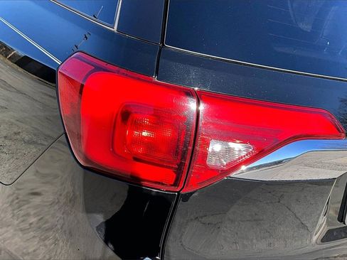 Used 2019 GMC Acadia SLT image 22