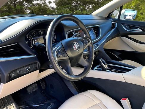 Used 2020 Buick Enclave Premium w/ Sun and Sites Package image 17