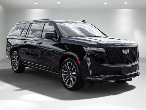 Used 2021 Cadillac Escalade ESV Sport w/ Driver Assist Tech Package AWD/4WD image 6