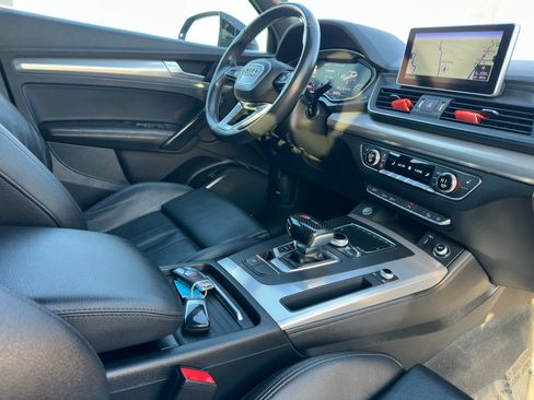 Used 2020 Audi Q5 2.0T Titanium Premium Plus w/ Premium Plus Package image 55