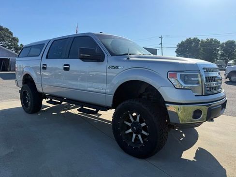 Used 2014 Ford F150 XLT w/ Equipment Group 302A Luxury AWD/4WD image 4