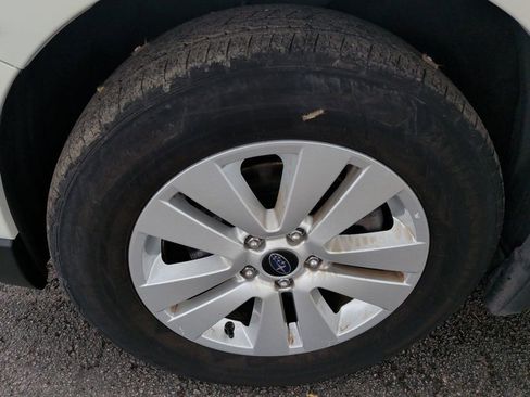 Used 2016 Subaru Outback 2.5i Premium image 10