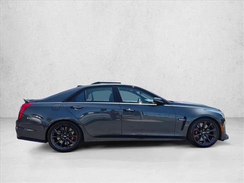 Used 2018 Cadillac CTS V w/ Luxury Package RWD image 4