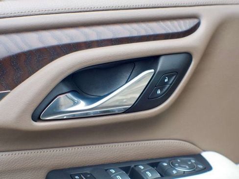 Used 2023 GMC Yukon Denali image 32