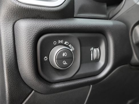 Used 2022 RAM 2500 Big Horn w/ Night Edition AWD/4WD image 40