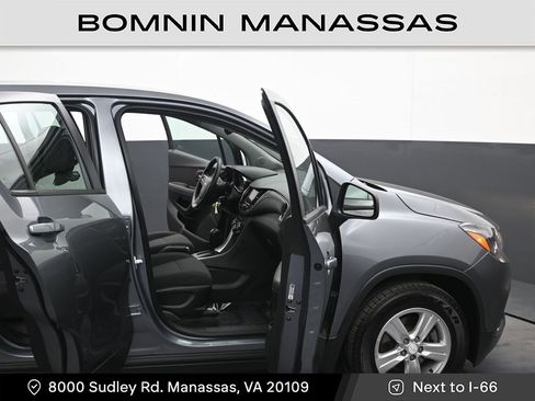 Used 2020 Chevrolet Trax LS image 9