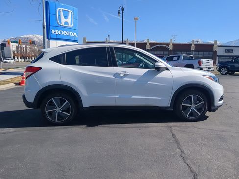 Used 2022 Honda HR-V EX-L image 3