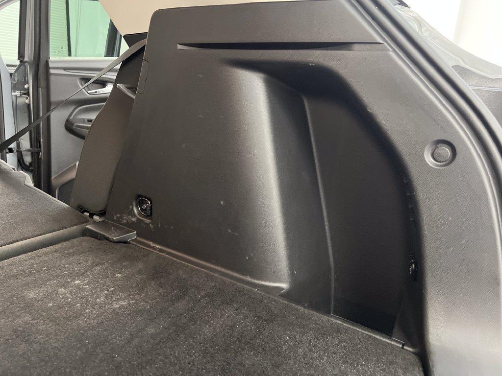 Used 2025 Chevrolet TrailBlazer LT AWD/4WD image 37