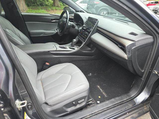 Used 2019 Toyota Avalon XLE w/ Moonroof Package FWD image 28
