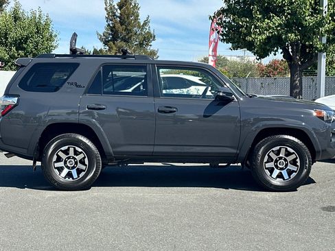 Used 2024 Toyota 4Runner TRD Off-Road Premium w/ Moonroof Package AWD/4WD image 3