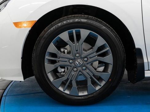 New 2026 Honda Odyssey Touring image 2