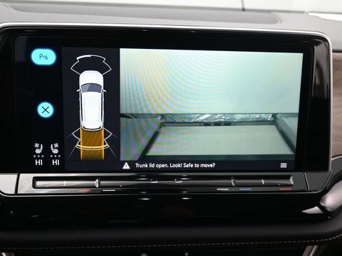 Used 2024 Volkswagen Atlas SE image 19