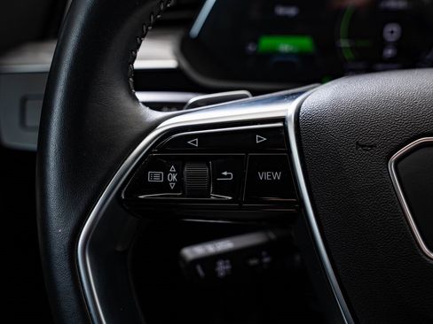 Used 2021 Audi e-tron Premium Plus w/ Premium Plus Package image 30