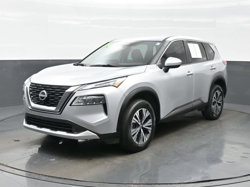 Used 2023 Nissan Rogue SV AWD/4WD image 2
