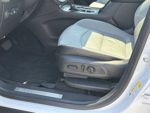 Used 2020 Chevrolet Equinox Premier FWD image 15