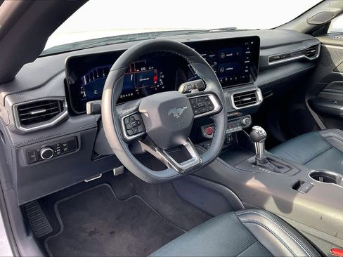Used 2025 Ford Mustang GT Premium image 17