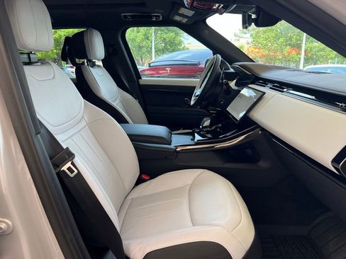 Used 2025 Land Rover Range Rover Sport Dynamic SE AWD/4WD image 9