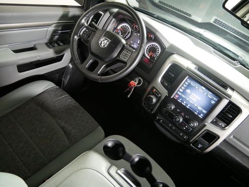 Used 2018 RAM 1500 Big Horn AWD/4WD image 9