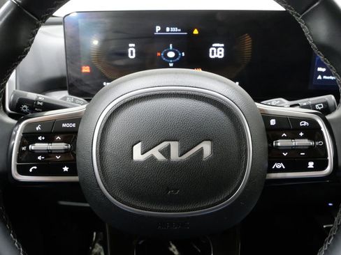 Used 2024 Kia Sorento S image 15