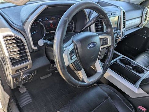 Used 2019 Ford F250 Lariat w/ Chrome Package image 8