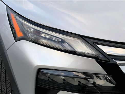 Used 2024 Nissan Rogue SV AWD/4WD image 24