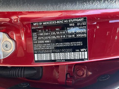Used 2022 Mercedes-Benz GLB 250 4MATIC image 34