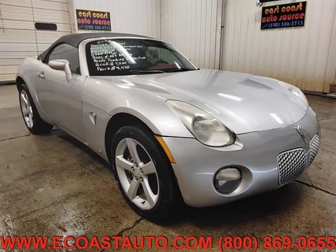Used 2006 Pontiac Solstice Convertible w/ Convenience Package RWD image 1