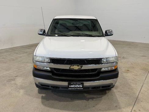 Used 2001 Chevrolet Silverado 2500 LS w/ Off-Road Skid Plate Pkg AWD/4WD image 4