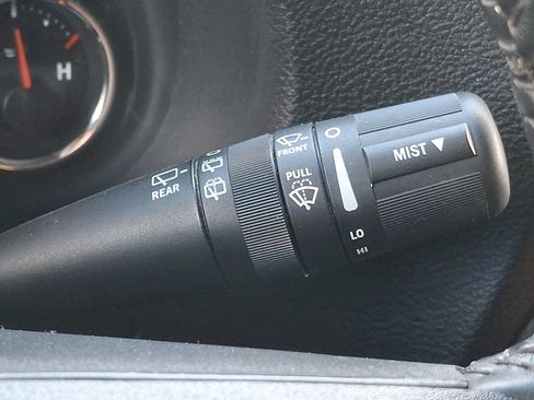 Used 2016 Jeep Wrangler Unlimited Sahara w/ Dual Top Group AWD/4WD image 18
