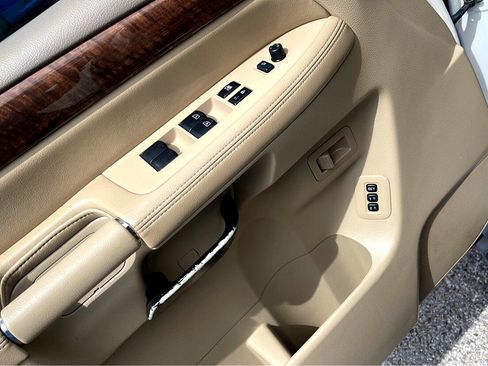 Used 2011 Nissan Armada Platinum image 13