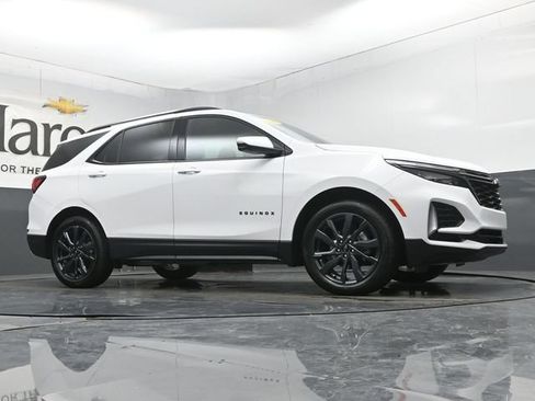 Certified 2024 Chevrolet Equinox RS FWD image 2