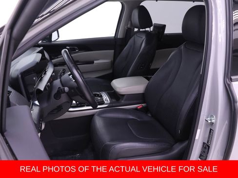 Used 2023 Kia Carnival SX Prestige FWD image 4