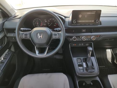 Used 2023 Honda CR-V EX image 10
