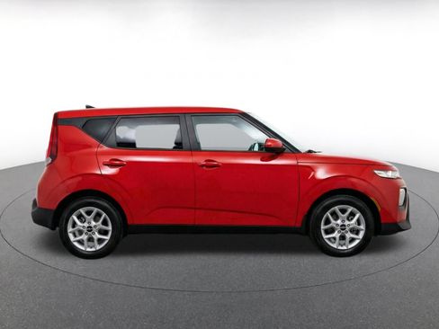 Used 2025 Kia Soul LX w/ LX Technology Package FWD image 14