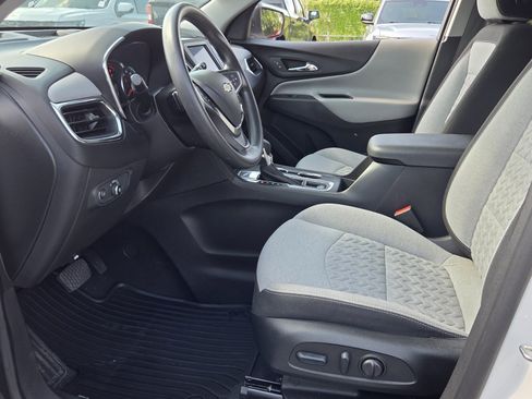 Certified 2022 Chevrolet Equinox LS w/ LS Convenience Package FWD image 9