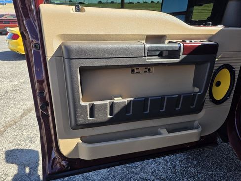 Used 2011 Ford F250 Lariat w/ Lariat Interior Pkg image 10