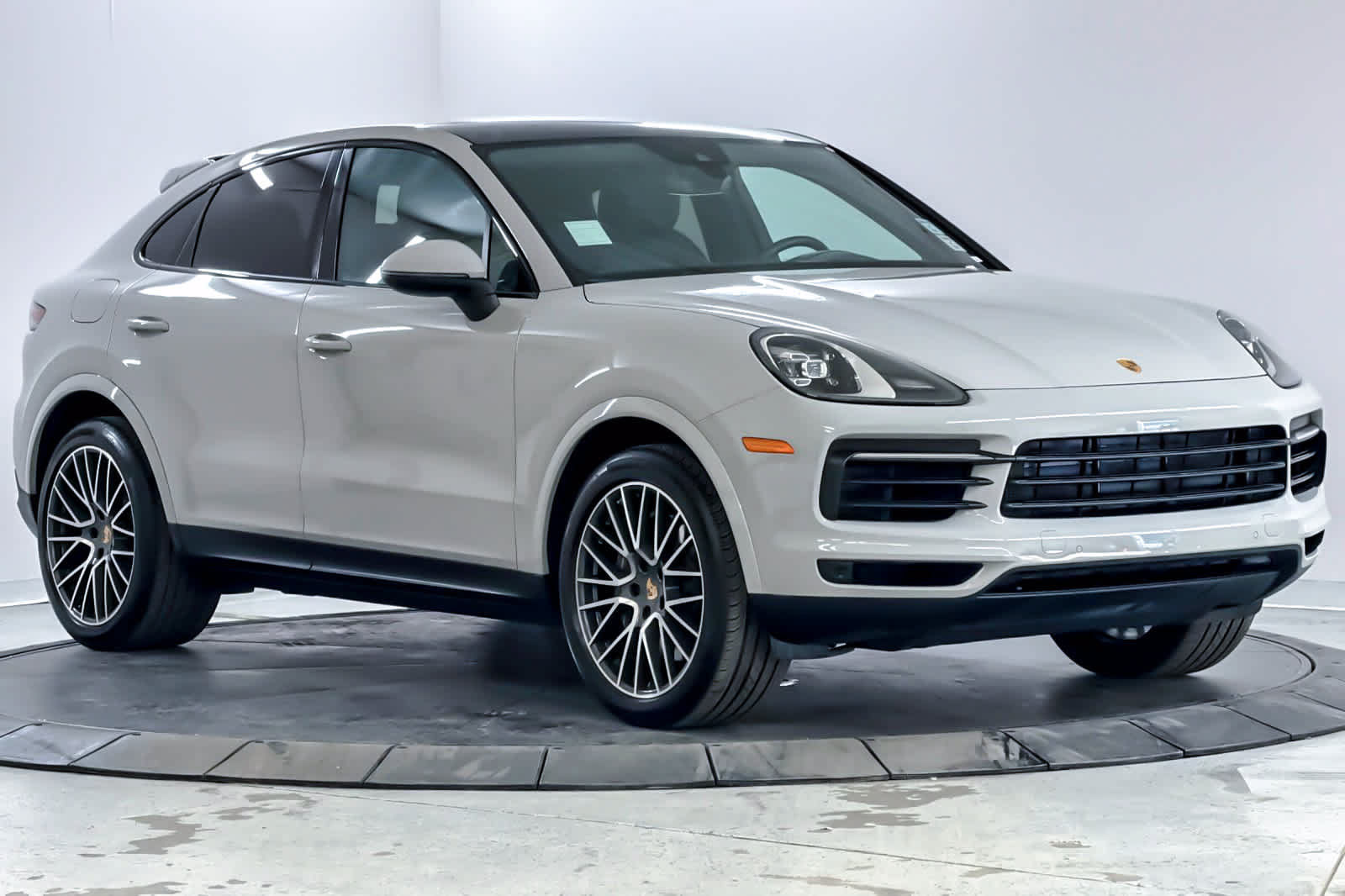 Used 2022 Porsche Cayenne Coupe AWD/4WD image 9