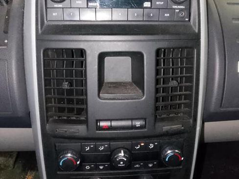 Used 2008 Dodge Grand Caravan SXT FWD image 30