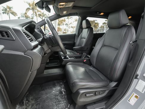 Used 2023 Honda Odyssey Sport image 6