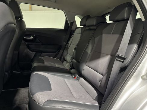 Used 2019 Kia Niro EX image 28
