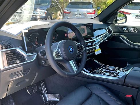 New 2026 BMW X5 xDrive50e w/ M Sport Package AWD/4WD image 9