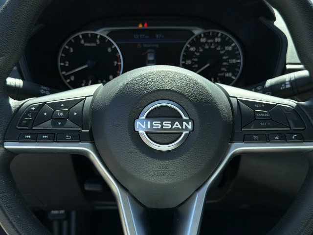 Used 2025 Nissan Altima 2.5 SV FWD image 15