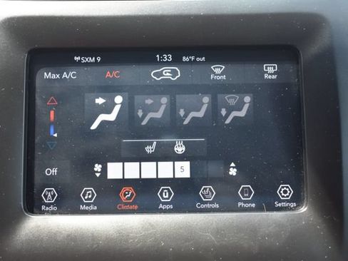 Used 2020 Jeep Cherokee Latitude Plus w/ Cold Weather Group AWD/4WD image 26