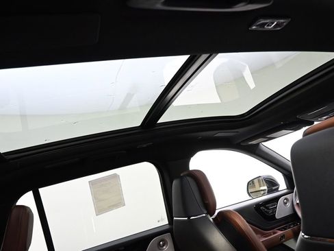 New 2026 Lincoln Aviator Reserve AWD/4WD image 17