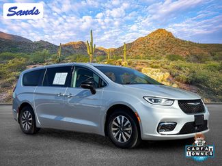 Used 2024 Chrysler Pacifica Limited FWD video 1