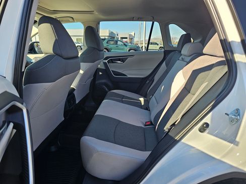 Used 2025 Toyota RAV4 XLE image 17