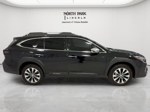 Used 2025 Subaru Outback Touring XT AWD/4WD image 4